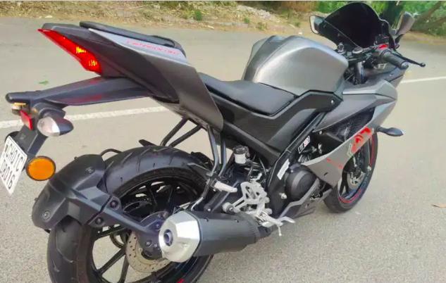 Yamaha YZF-R15 V3 150cc Metallic Red BS6 2021