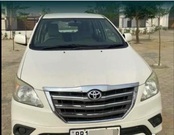 Toyota Innova 2.5 GX 7 STR BS III 2012