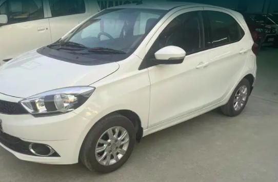 Tata Tiago Revotron XZA 2018