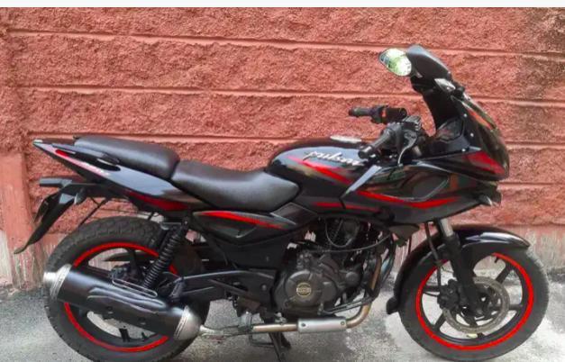 Bajaj Pulsar 220F 2015