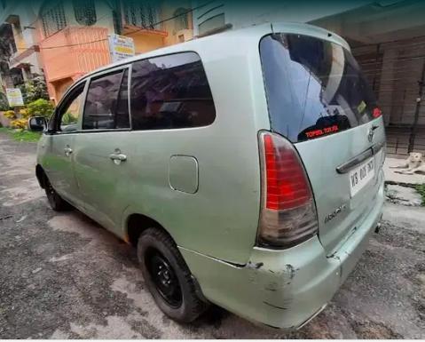 Toyota Innova 2.5 G 8 STR BS III 2007