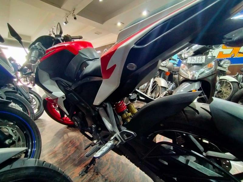 Bajaj Pulsar RS200 2018