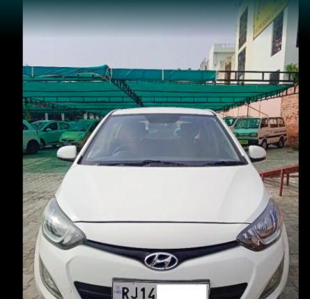 Hyundai i20 Sportz 1.4 CRDi 2013