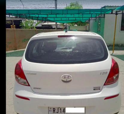 Hyundai i20 Sportz 1.4 CRDi 2013