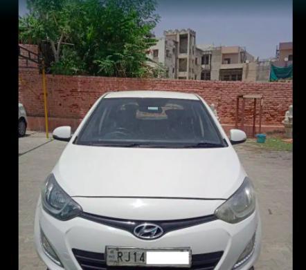 Hyundai i20 Sportz 1.4 CRDi 2013