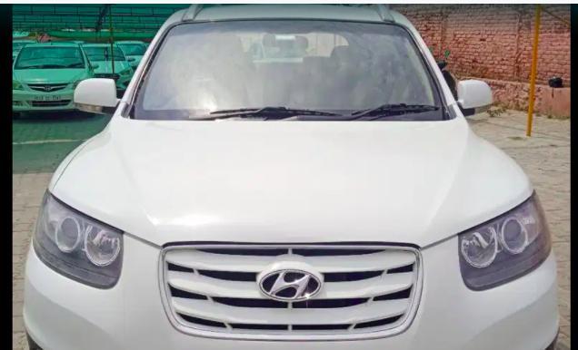 Hyundai Santa Fe 2WD MT 2013