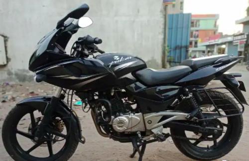 Bajaj Pulsar 220cc 2014