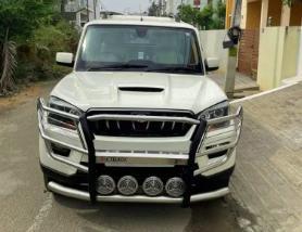 Mahindra Scorpio S10 2015