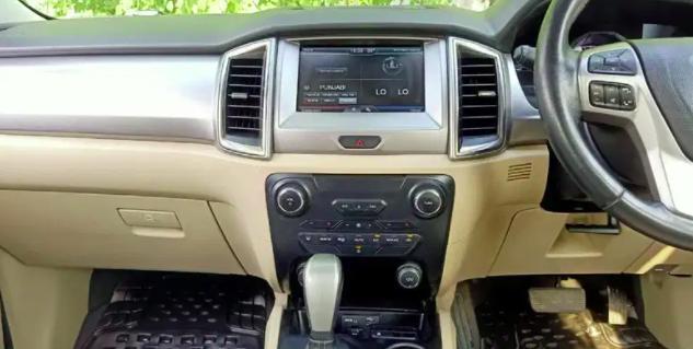 Ford Endeavour Trend 2.2 4x2 AT 2016