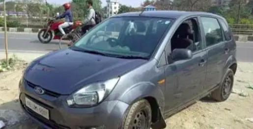 Ford Figo 1.2P TITANIUM MT 2010