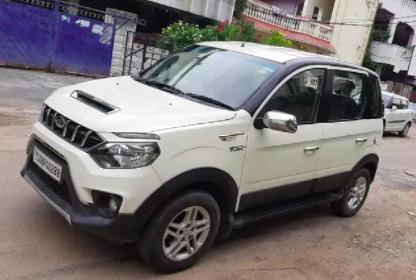 Mahindra NuvoSport N8 2017