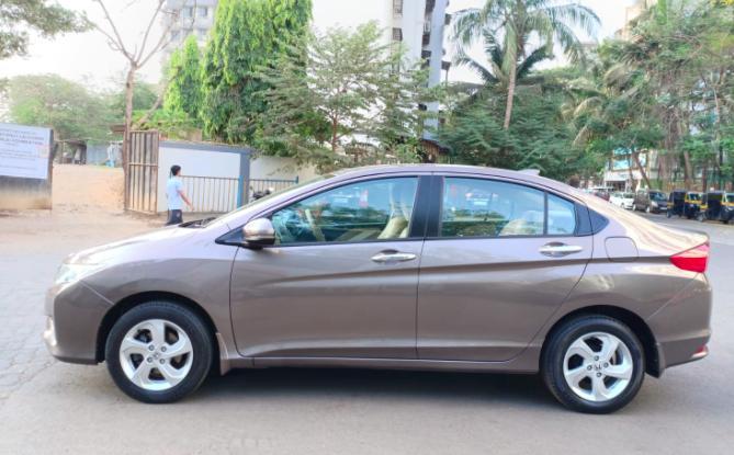 Honda City V i-VTEC 2015