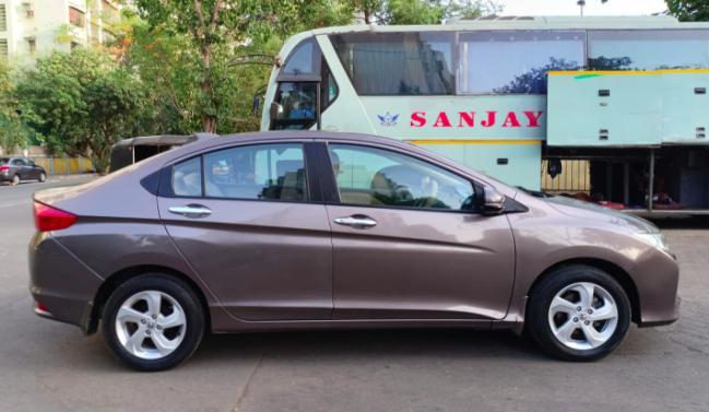 Honda City V i-VTEC 2015