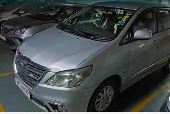 Toyota Innova 2.5 V 7 STR 2014