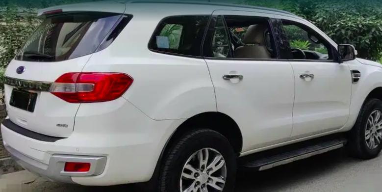 Ford Endeavour Titanium 3.2 4x4 AT 2017