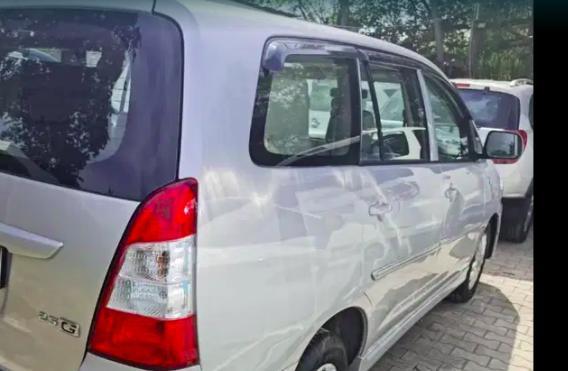 Toyota Innova 2.5 GX 8 STR BS III 2012