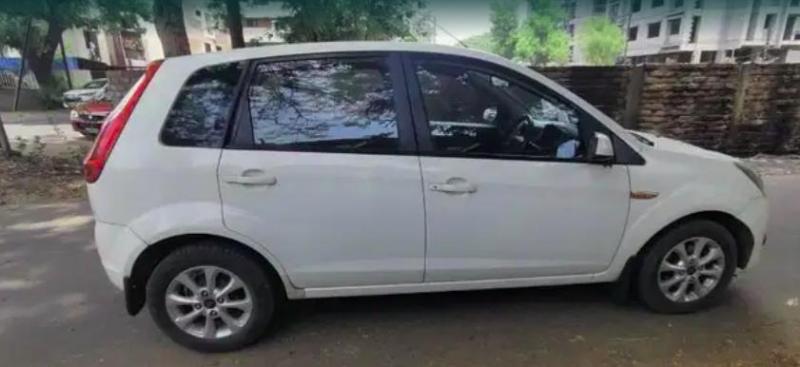 Ford Figo 1.5D TITANIUM PLUS MT 2012
