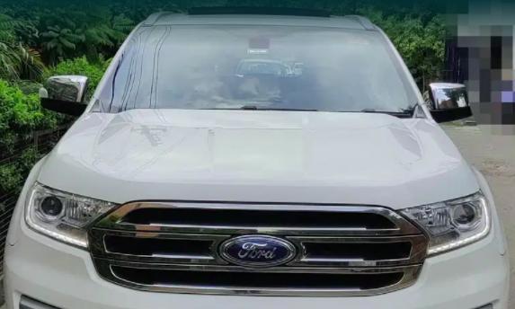 Ford Endeavour Titanium 3.2 4x4 AT 2017