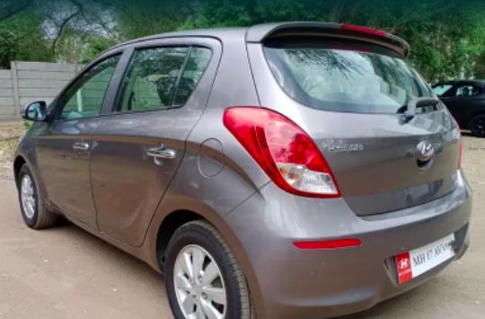 Hyundai i20 Asta 1.2 (O) With Sunroof 2013