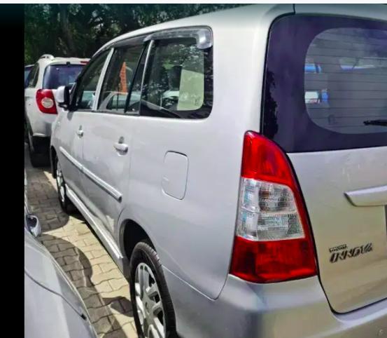 Toyota Innova 2.5 GX 8 STR BS III 2012