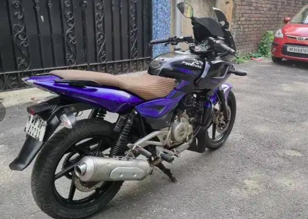 Bajaj Pulsar 220F 2017