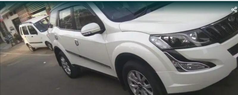 Mahindra XUV500 W10 2016