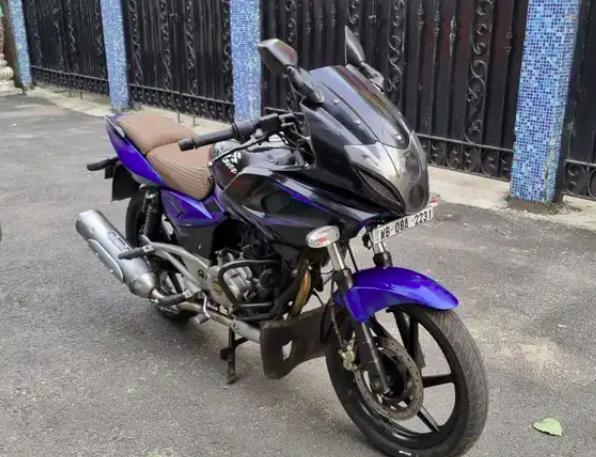 Bajaj Pulsar 220F 2017