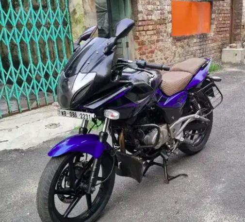 Bajaj Pulsar 220F 2017