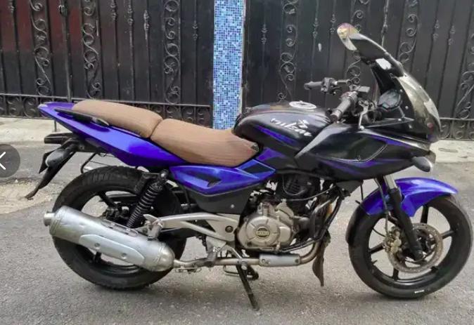 Bajaj Pulsar 220F 2017