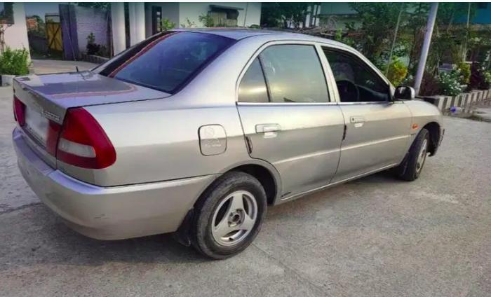 Mitsubishi Lancer SFXI 1.5 2002