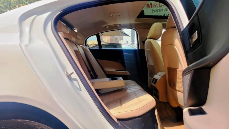 Jaguar XE Prestige 2017