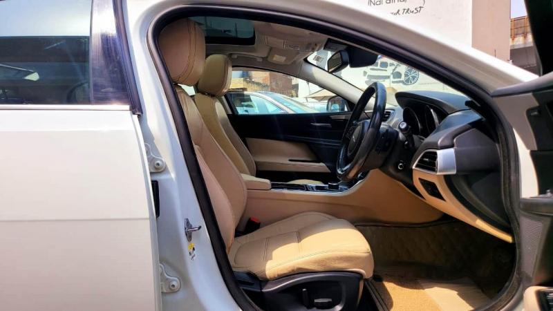 Jaguar XE Prestige 2017