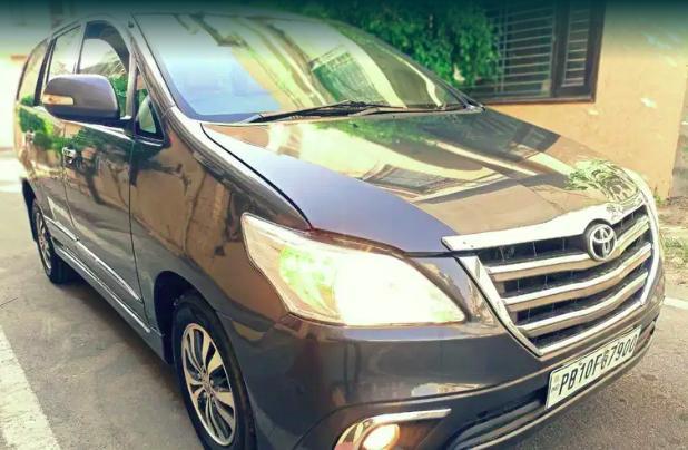 Toyota Innova 2.5 VX 7 STR BS III 2015