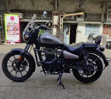 Royal Enfield Meteor 350 Supernova 2021