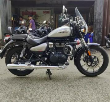 Royal Enfield Meteor 350 Supernova 2021