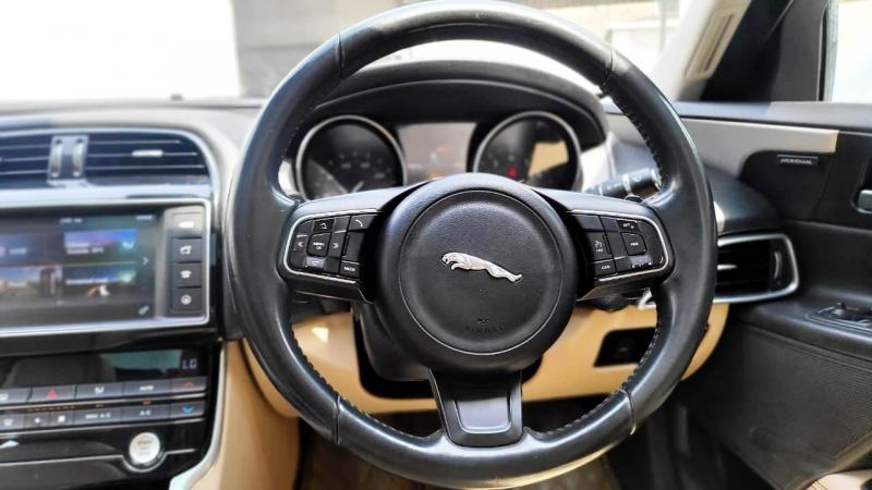 Jaguar XE Prestige 2017