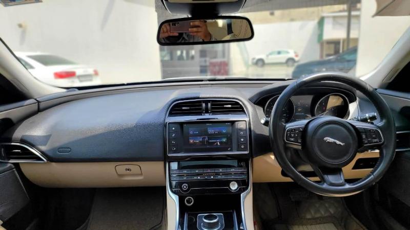 Jaguar XE Prestige 2017