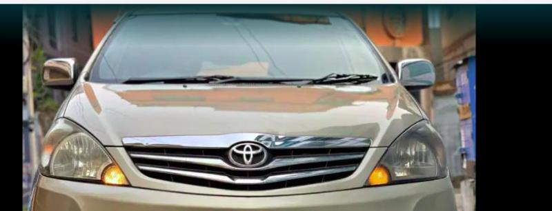 Toyota Innova 2.5 G 7 STR BS III 2011