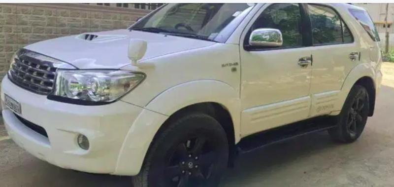 Toyota Fortuner 3.0 4x4 AT 2011