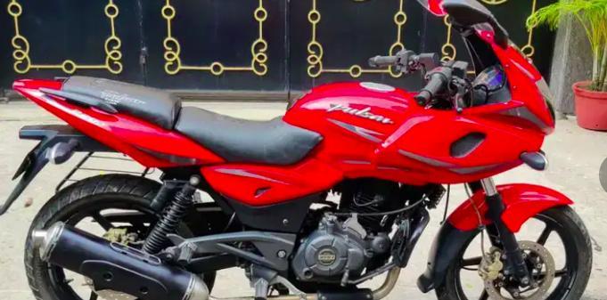 Bajaj Pulsar 220cc 2018