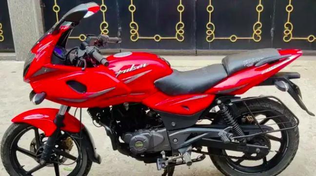 Bajaj Pulsar 220cc 2018