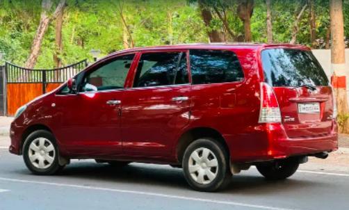 Toyota Innova 2.5 G 7 STR BS IV 2011
