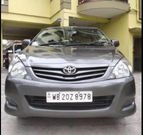 Toyota Innova 2.5 G 8 STR BS III 2011
