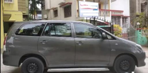Toyota Innova 2.5 G 8 STR BS III 2011