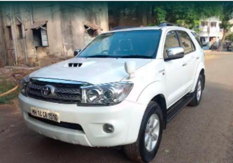 Toyota Fortuner 3.0 4X4 MT 2011