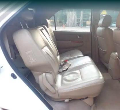 Toyota Fortuner 3.0 4X4 MT 2011