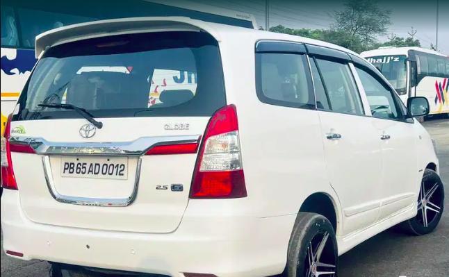 Toyota Innova 2.5 G 8 STR BS IV 2016
