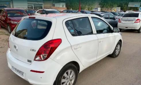 Hyundai i20 Sportz 1.4 CRDi 2014