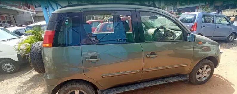 Mahindra Quanto C8 2016