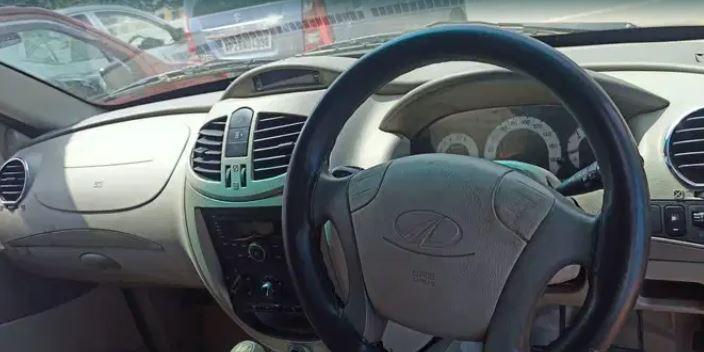 Mahindra Quanto C8 2016